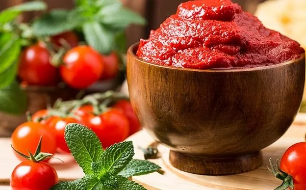 خرید رب گوجه فرنگی خانگی با قیمت استثنایی
